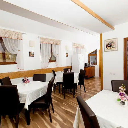 Guest house Casa Dealul Melcilor *